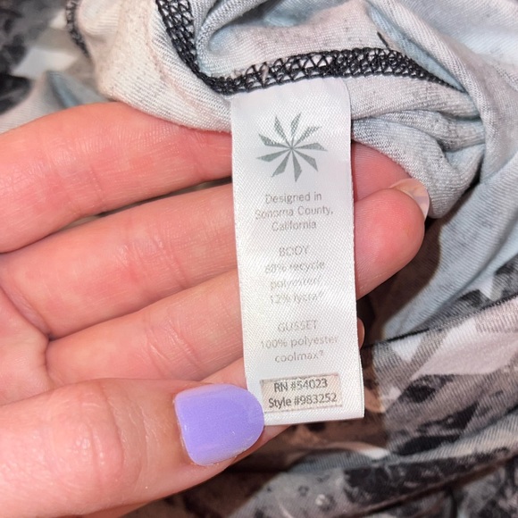 Athleta Cosmic Chaturanga Capri Leggings Geometric Gray - Picture 6 of 7